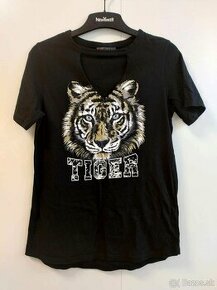 Dámske oversized čierne tričko s tigrom s krátkym rukávom