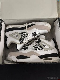 Air Jordan 4 Military Black