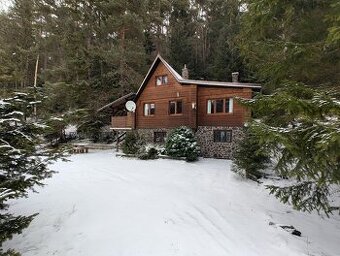 REZERVOVANÁ Rekreačná chata v Lopušnej doline s pozemkom