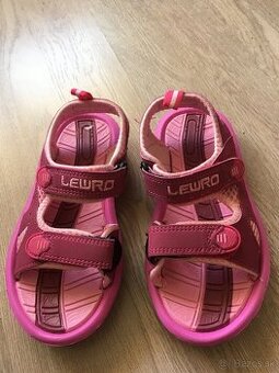 Sandale velkost 32 dievcenske nové lewro