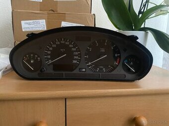 Budíky e36