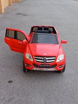 Elektrické autíčko Mercedes GLK