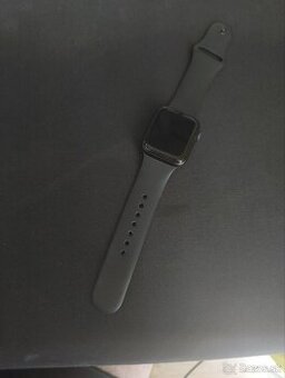 Apple Watch Series 5 40mm – ako nové, používané 1 mesiac