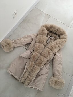 Zimny kabat s kozusinou