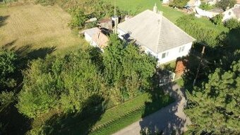 Rodinný dom na polosamote s úplným kľudom a pohodlím.