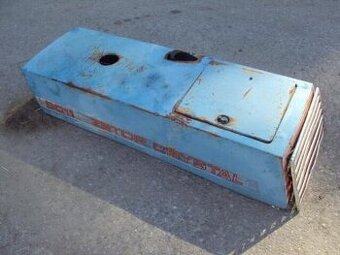 Kúpim kapotáž na Zetor cristal