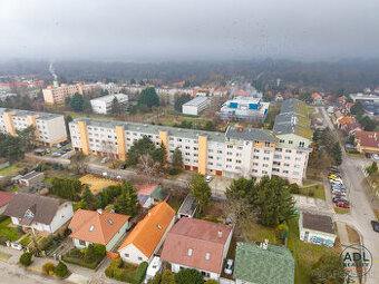 PREDAJ, 3. izbový byt so zasklenou loggiou a pivnicou - 1