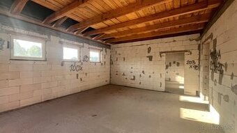 Ponúkame na predaj hrubú stavbu bungalovu v obci Markušovce.