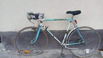 Cestný bicykel Favorit