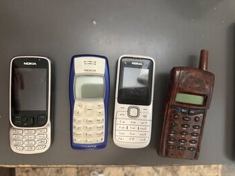 Predám staré telefóny