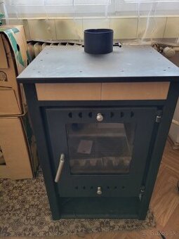 Teplovodné krbové kachle 19,9 kW – nové, nepoužívané