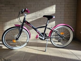 Predám BTWIN 20 palcový dievčenský bicykel pre 6-9 rokov