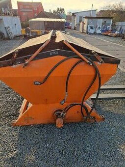 Multicar komunalní sypač Beilhack.