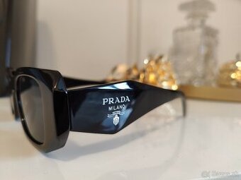 Prada slnečné okuliare
