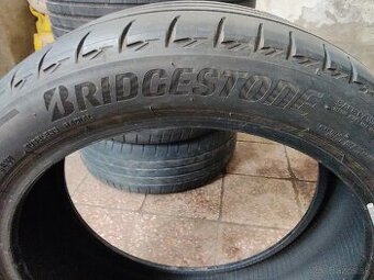 Bridgestone 245/45 R18