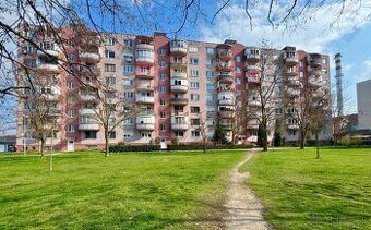 Predaj 1 izbový byt, Dunajská Streda, 44 m2 s balkónom, Nová