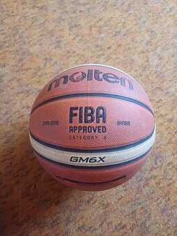 Basketbalová lopta
