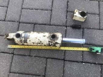 Hydraulický piest