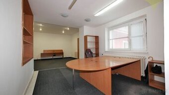 PRENÁJOM Obchodný priestor alebo kancelária centrum mesta Ru