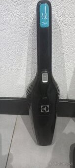 Tyčový vysávač 2v1