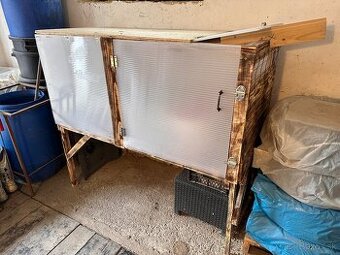 Predám odchovňu + infra lampu + napajacky