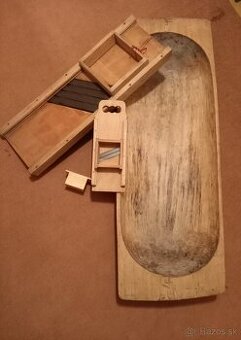 Predám Koryto, pasírovač, ošatku, cepy, decimálku a iné