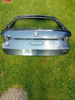 Zadná kapota Superb 3 kombi