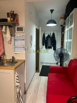 Garsónka na Vietnamskej ulici s loggiou