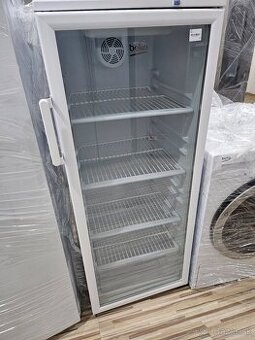 Vitrinova chladnicka