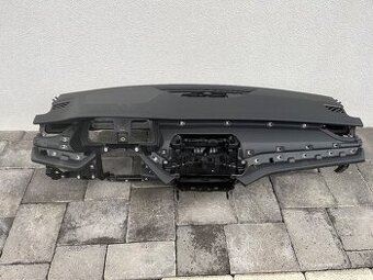 Palubná doska ,palubovky ,Škoda octavia 4