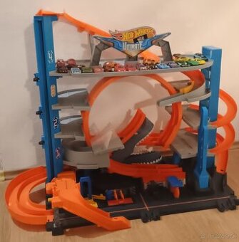 City Ultimate Parkgarage Hot Wheels FTB69