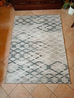 Koberec 141 x 190 cm