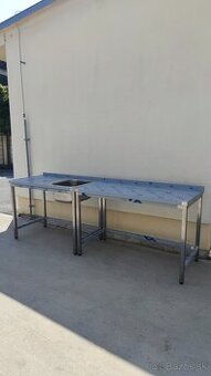 Nerezový stôl / antikorový / nehrdzavejúcej ocele