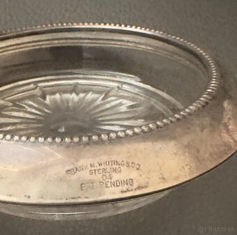 predam strieborne podlozky na flase a pohare