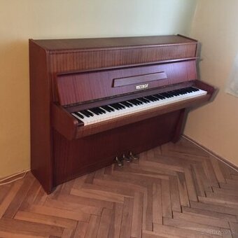 Predam pianino zn. Petrof