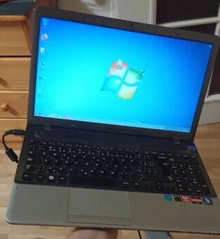 Samsung NP355V