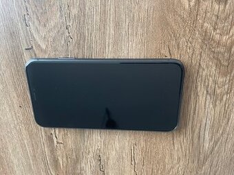 Krásny Iphone 11 64GB batéria 85 percent