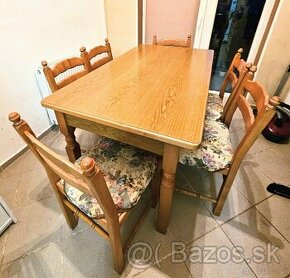 Stôl a 6 stoličiek