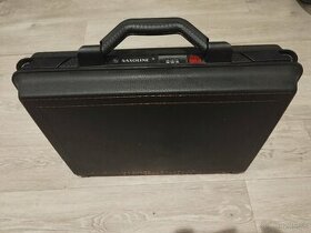 Bezpečnostný elektrický kufrík