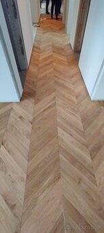 Chevron dubový