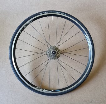 Kolesa na cestny bicykel Shimano + plaste Vittoria + kazeta