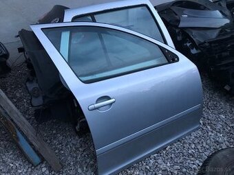 Práve predne dvere octavia 2 lift