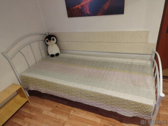 Predám kovovú posteľ 200x90cm s matracom