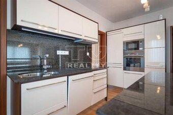 ZNÍŽENÁ CENA - 5 izbový rodinný dom v Trnovom len 4km od...