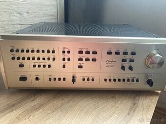 Accuphase C-240