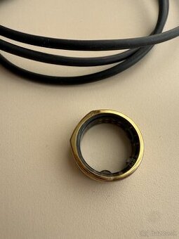 OURA GEN 3 veľkosť 8 zlatý s originál nabíjačkou a káblom