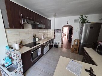 TUreality ponúka na predaj výnimočný 3-izbový podkrovný...