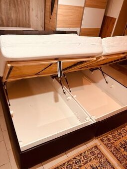 Manzelska postel 180x200.      Polohovatelna