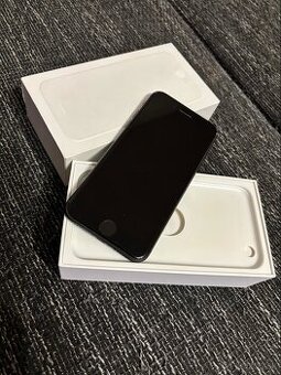 iPhone 8 64GB model 2022 a 8 SE 128GB model 2023