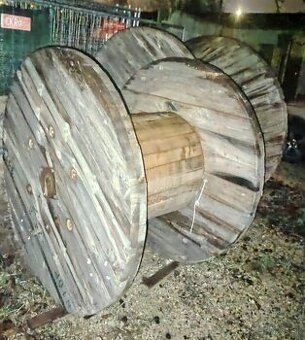 Drevené káblové bubny